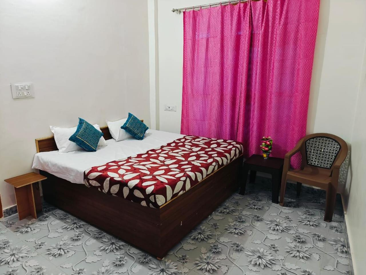 Awadh - Free Pickup From Dham Railway Station Homestay