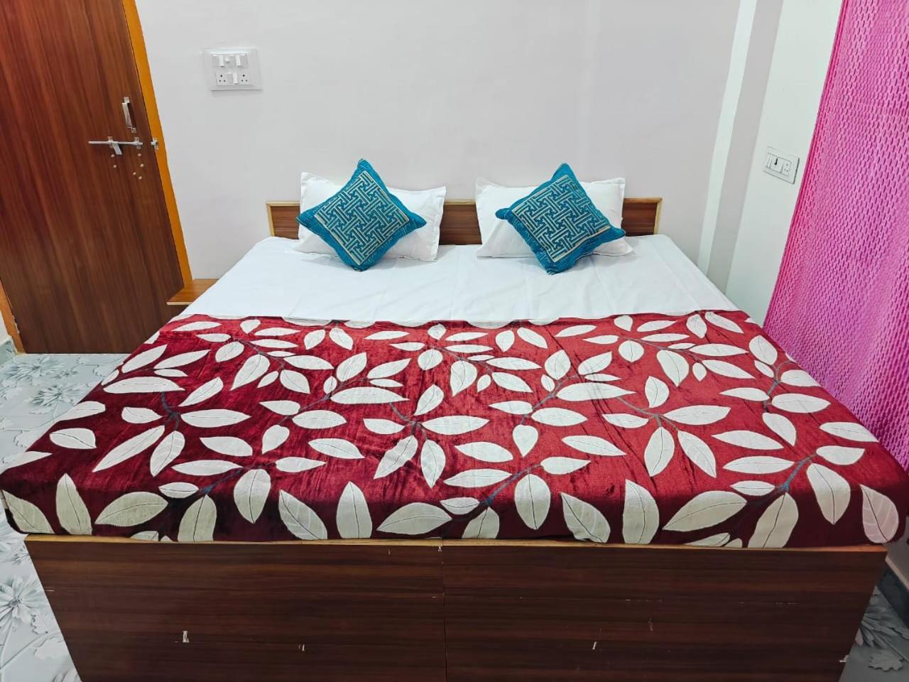 Homestay Awadh - Free Pickup From Dham Railway Station