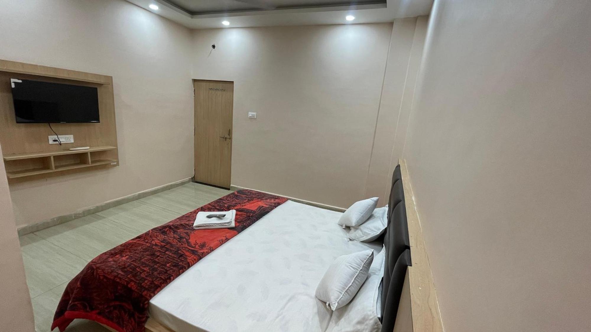 Awadh - Free Pickup From Dham Railway Station * Ayodhya