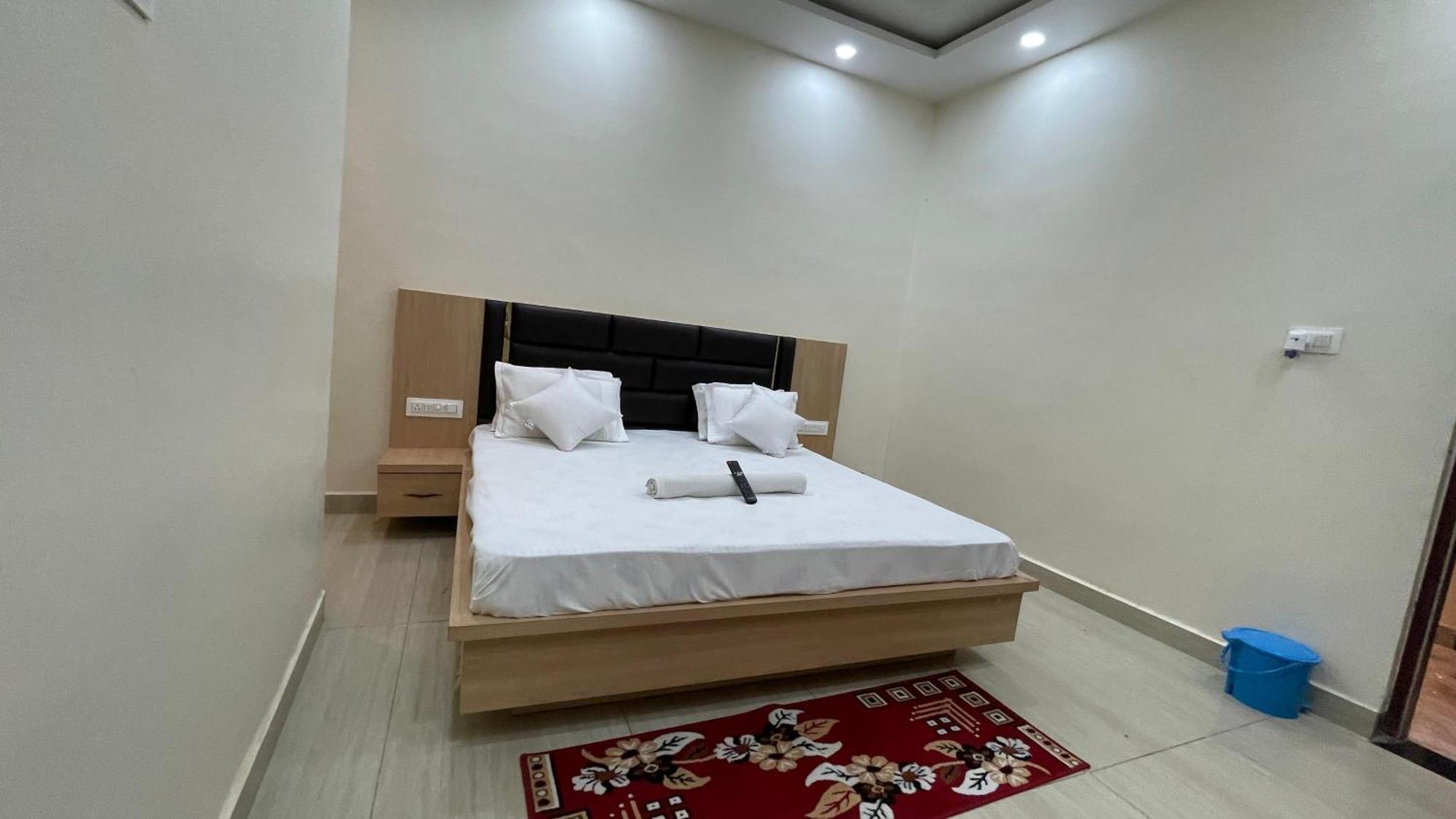 Homestay Awadh - Free Pickup From Dham Railway Station